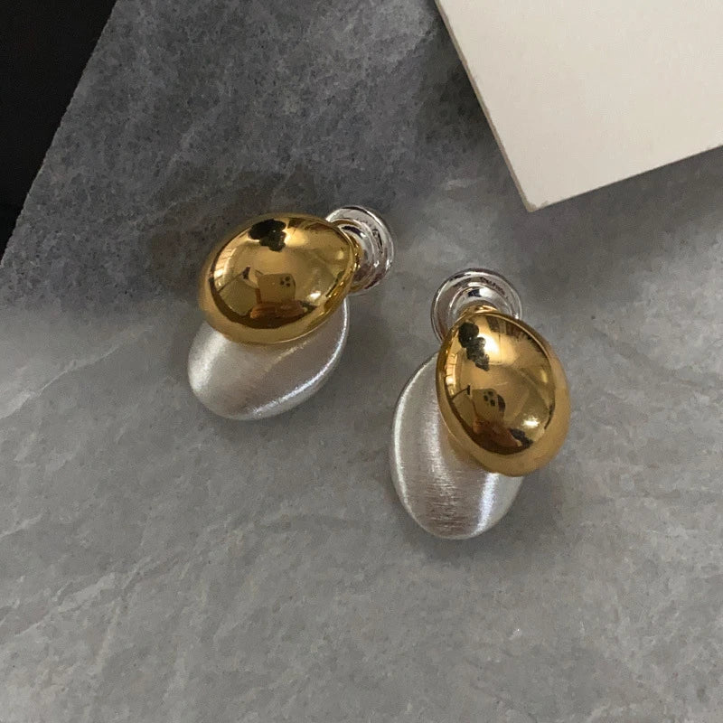 Julia Stud earings🦋