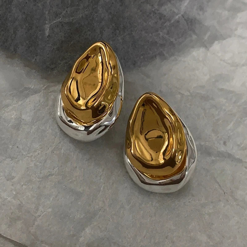 Julia Stud earings🦋